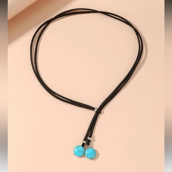 Elegant Black and Turquoise Necklace - Picture 2 of 7